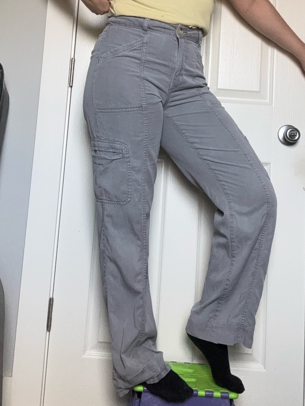 Maurices Light Gray Straight-Leg Cargo Pants